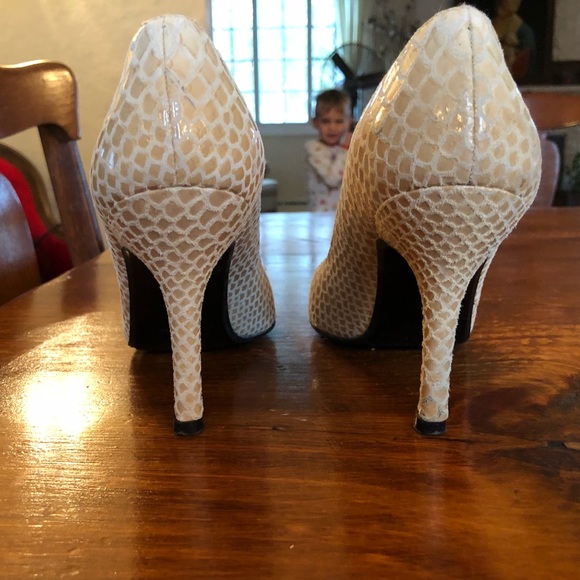 Stuart Whitman heels - Picture 3 of 3